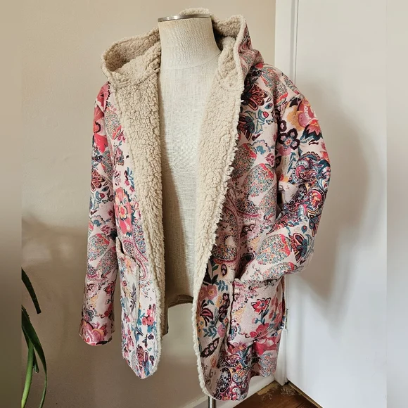 NWT Floral Hooded Jacket with Sherpa Lining - Picture 6 of 12